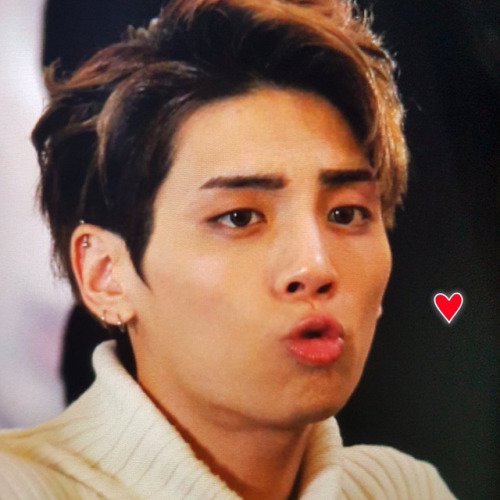 loveforjjong:he pout 