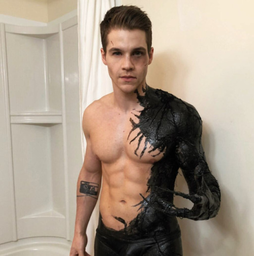 hot-guys-at-random:Michael Hamm in Venom Cosplay