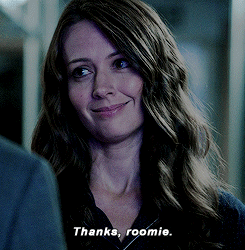 tumblr_o6y06bu2jt1ur5d52o1_250.gif