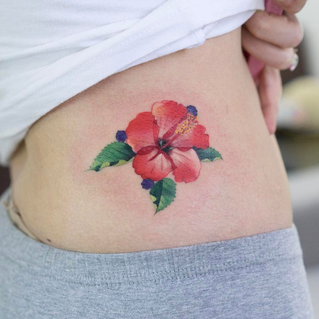 tatuaje hibisco