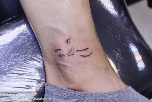 By Victoria Yam, done in Hong Kong. http://ttoo.co/p/29412 small;pet;feline;animal;ankle;facebook;twitter;victoriayam;minimalist;cat;illustrative