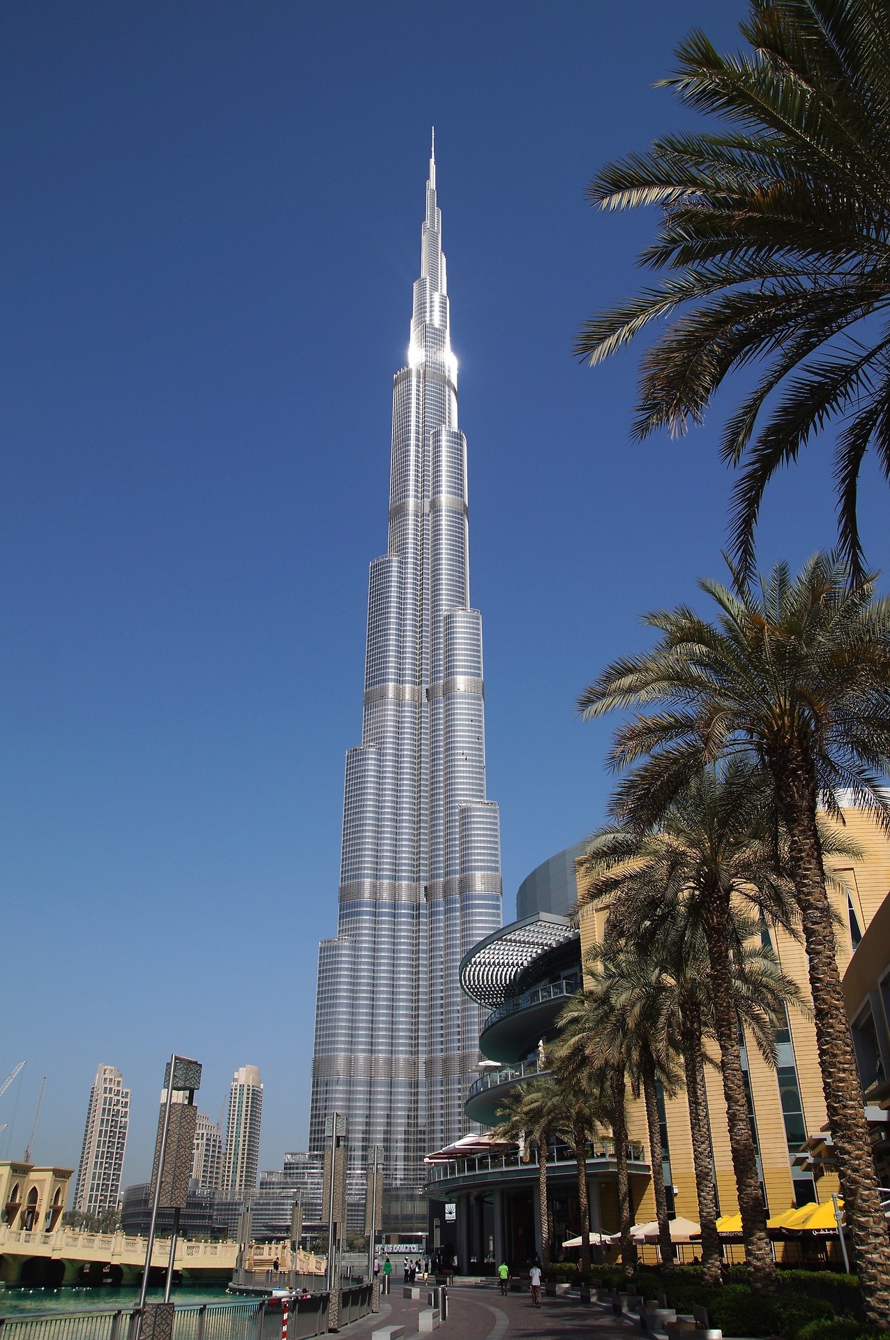 Amazing Places - Burj Khalifa - Dubai - United Arab Emirates...