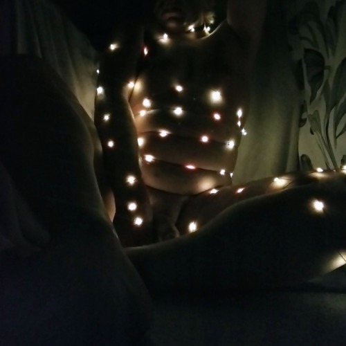 floralvoid:Obligatory fairy light photoset for the festive...