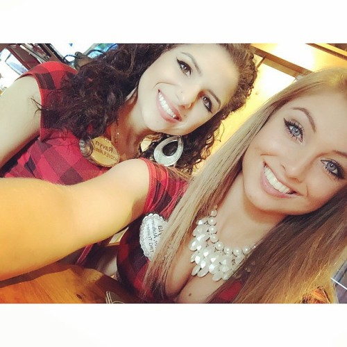 countrysound:the hottest twin peaks girls.#twinpeaks #twin...