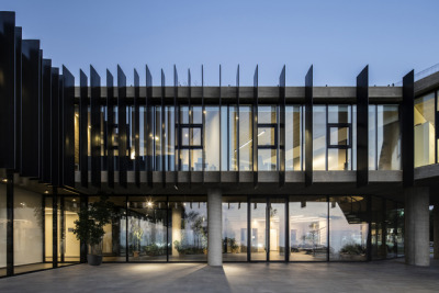 Sheikh Nahyan Centre for Arabic Studies  Intercultural Dialogue / Fouad Samara Architectsph: Ieva Saudargaite