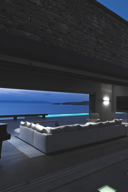 envyavenue:Modern Greek Home | JustPhamous