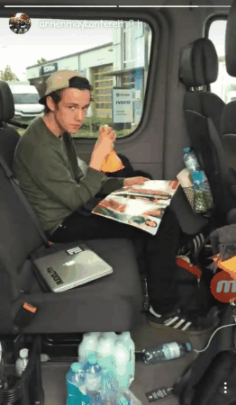 https://66.media.tumblr.com/fe875eb6919b81ad972c9b77720d15eb/tumblr_opm5007EtO1rjlqedo2_400.gif