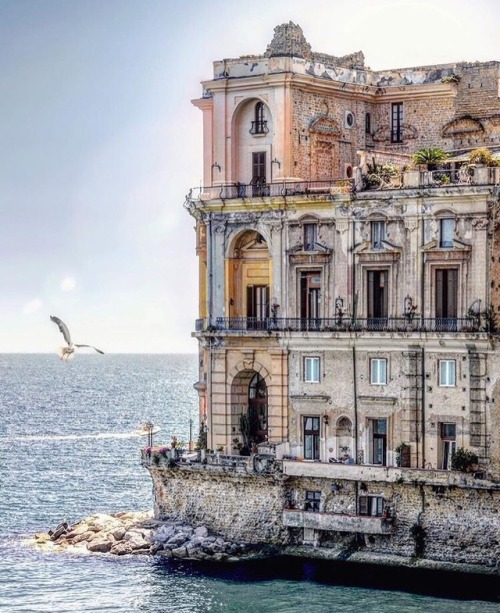 riccardo-posts:Napoli Italy