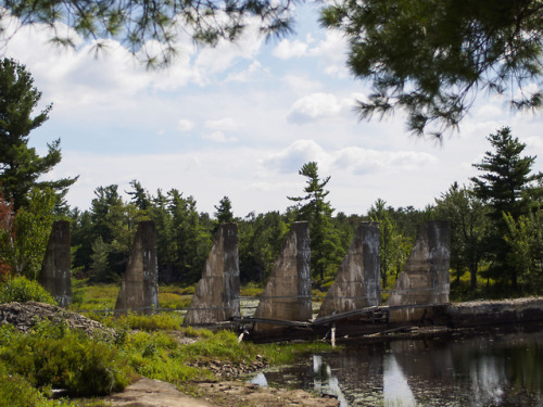 suburbanscrimshaw:Dam scenery