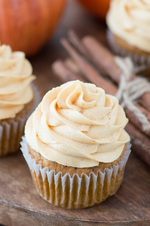 sweetoothgirl:Pumpkin Cupcakes