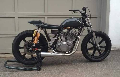 #yamaha #sr500 #flattracker...