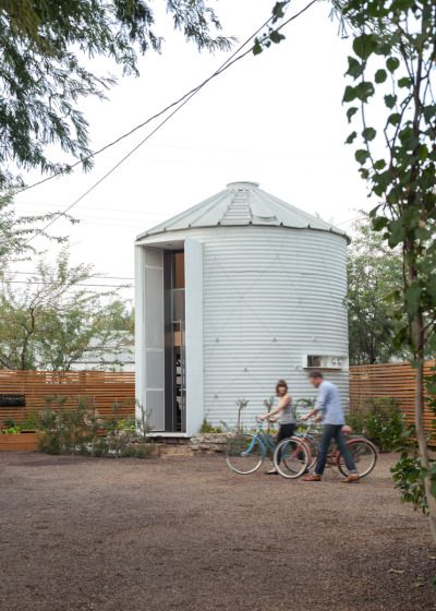 ombuarchitecture:<br /><br />SILO HOUSEPHOENIX • ARIZONABy Christoph Kaiser