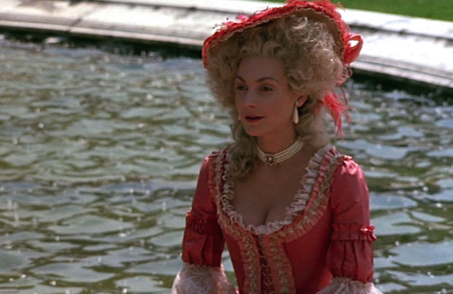 Ute Lemper as Marie Antoinette in L'autrichienne.