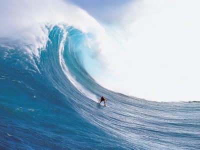Ejemplo.
El día 3 de Abril de 1869, se produjo un terrible tsunami en la isla hawaiana de Minole. Una ola de 15 metros lo engullía todo. Pero un tipo llamado Olua se salvó porque tuvo los reflejos de ponerse a hacer surf cuando se abalanzaba el...