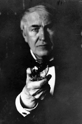 Inventos y patentes.
Edison no inventó la bombilla. El verdadero inventor fue el olvidado químico inglés Humphrey Davy (el descubridor de Faraday, por cierto), quien fabricó ya en 1802 unas primitivas bombillas de iluminación con filamento de...