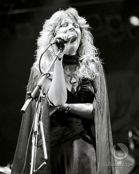 BOHEMIANS + BANDITS BANQUET. - Stevie Nicks (messy hair) looking beautiful…