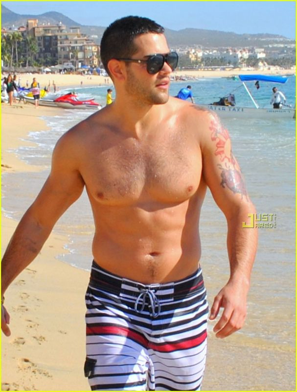 Weight Watching | 1: Jesse Metcalfe, in 2009 jesse gained weight...