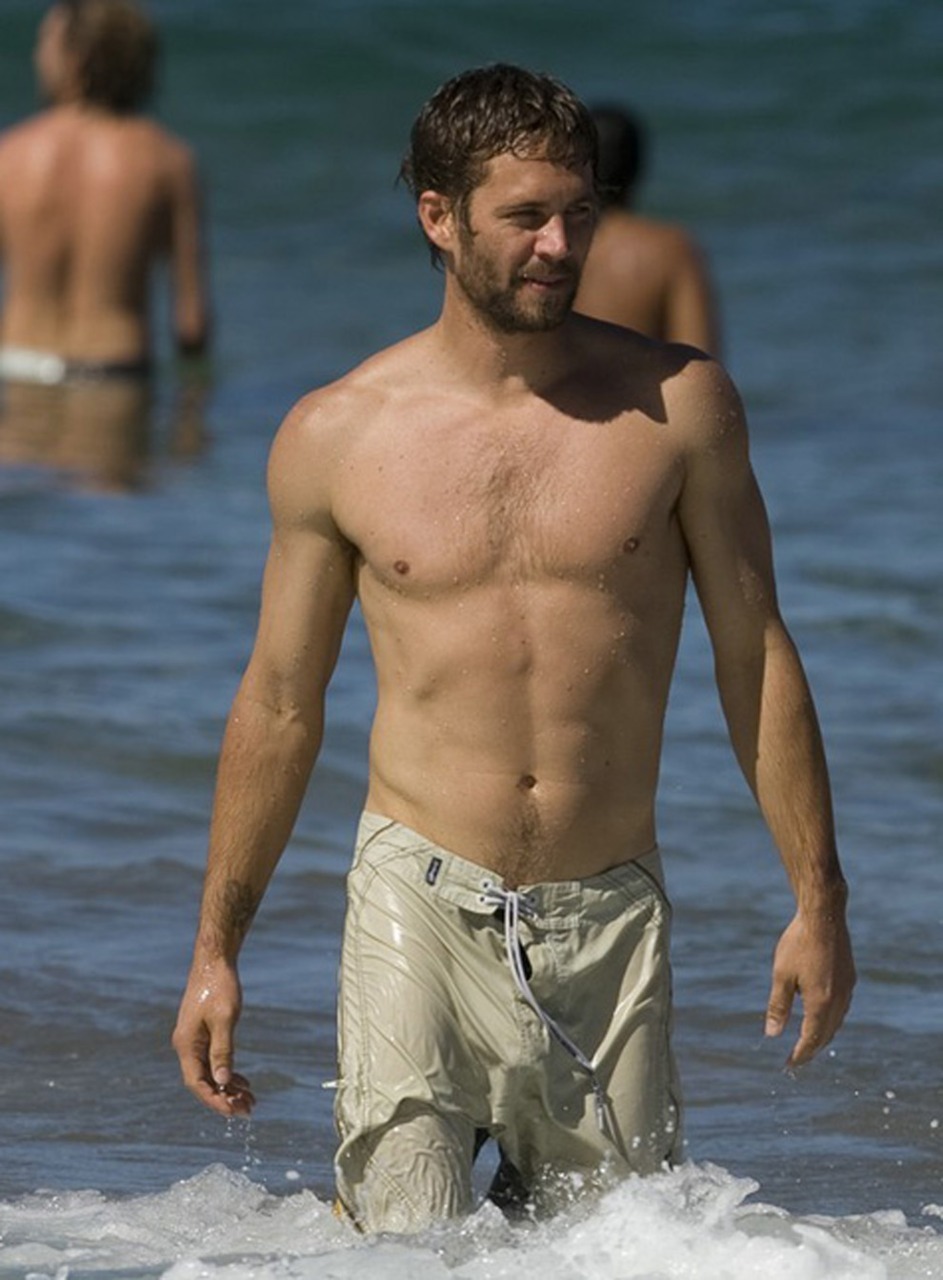 Shirtless Male Celebs Paul Walker