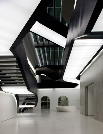 tzaga:<br /><br />Zaha Hadid - Public Museum in Italy.<br />