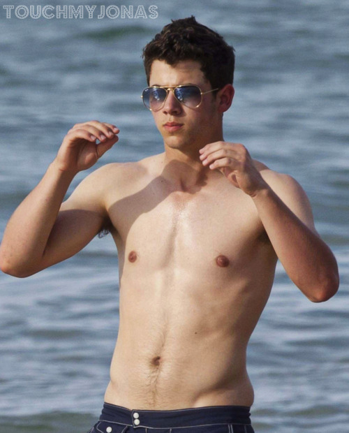 Nick Jonas Shirtless On Tumblr