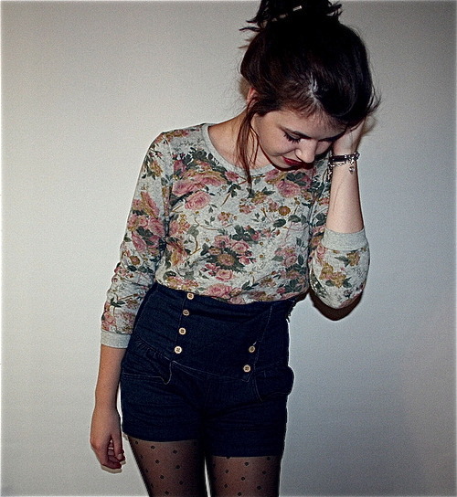 floral sweater on Tumblr