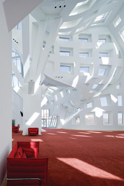 enochliew:<br /><br />Lou Ruvo Center for Brain Health by Frank Gehry<br />The problem about having such a distinctive design language is that he will be pigeonholed for the rest of his career.