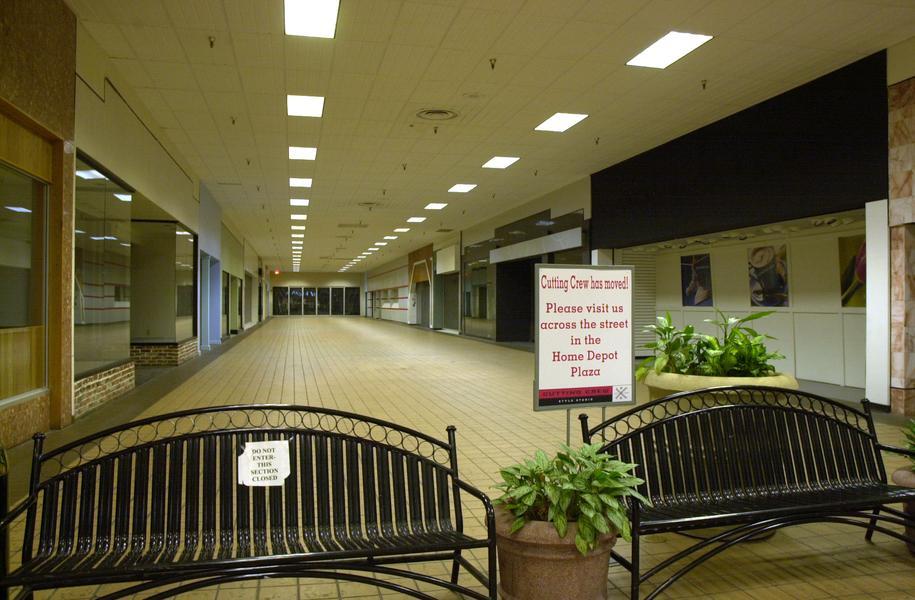 Larry Ransom Blog — Inside the vacant Lockport Mall in 2006.