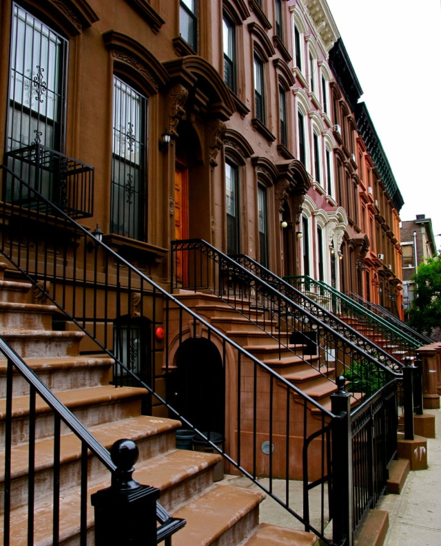 New York Obsession • Stoop