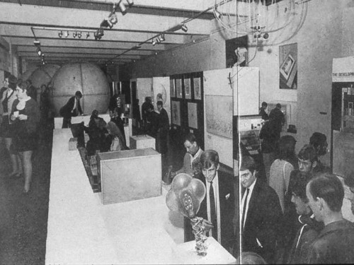 exhibition view, ICA London 1968.
[SAM (Sound Activated Mobile) in foreground.]