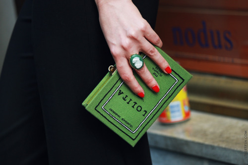 Book Clutch Olympia Le-Tan