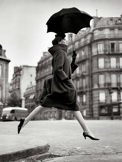 inspiringshutters-blog:Richard Avedon - Paris, 1947