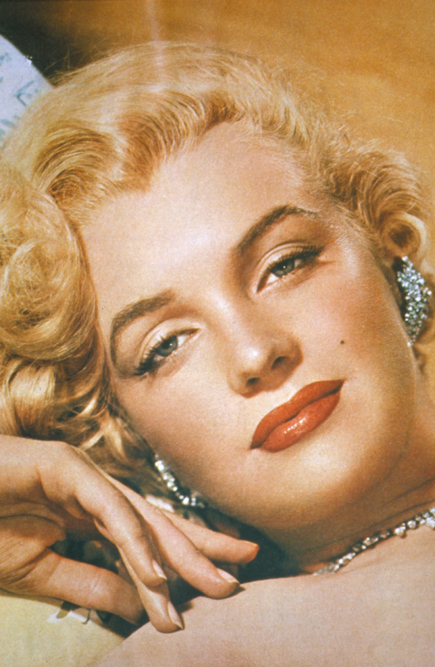 Marilyn Monroe Stunning In Color Marilyn Monroe 1954