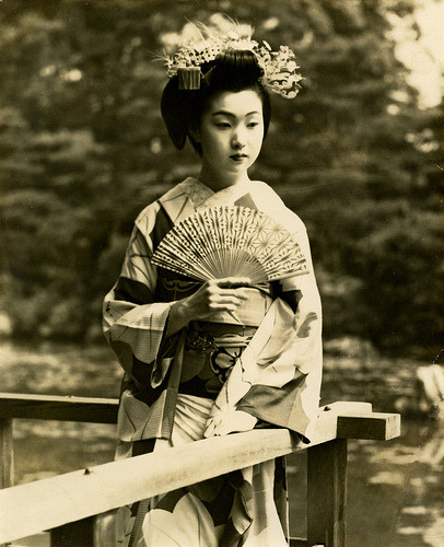 Maiko by the River (1940)