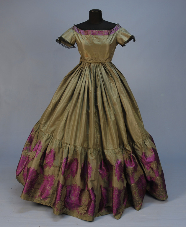 Old Rags - Evening dress, ca 1865? US (Salem, Mass.) Click...