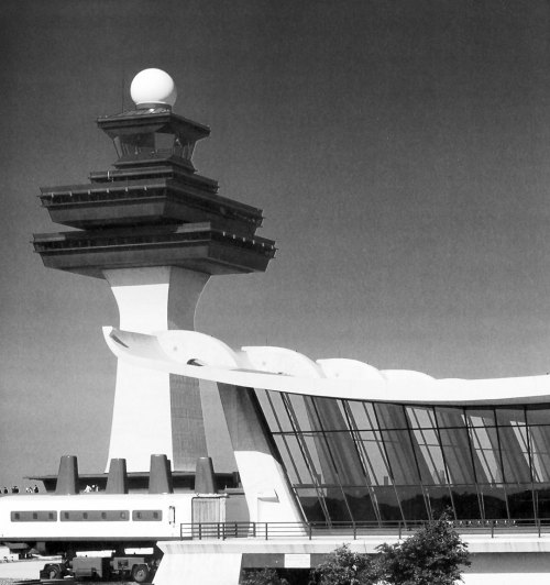 archimaps:Saarinen’s Dulles Airport in 1957