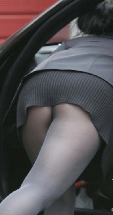 polaroidpantyhose:Pantyhose voyeur