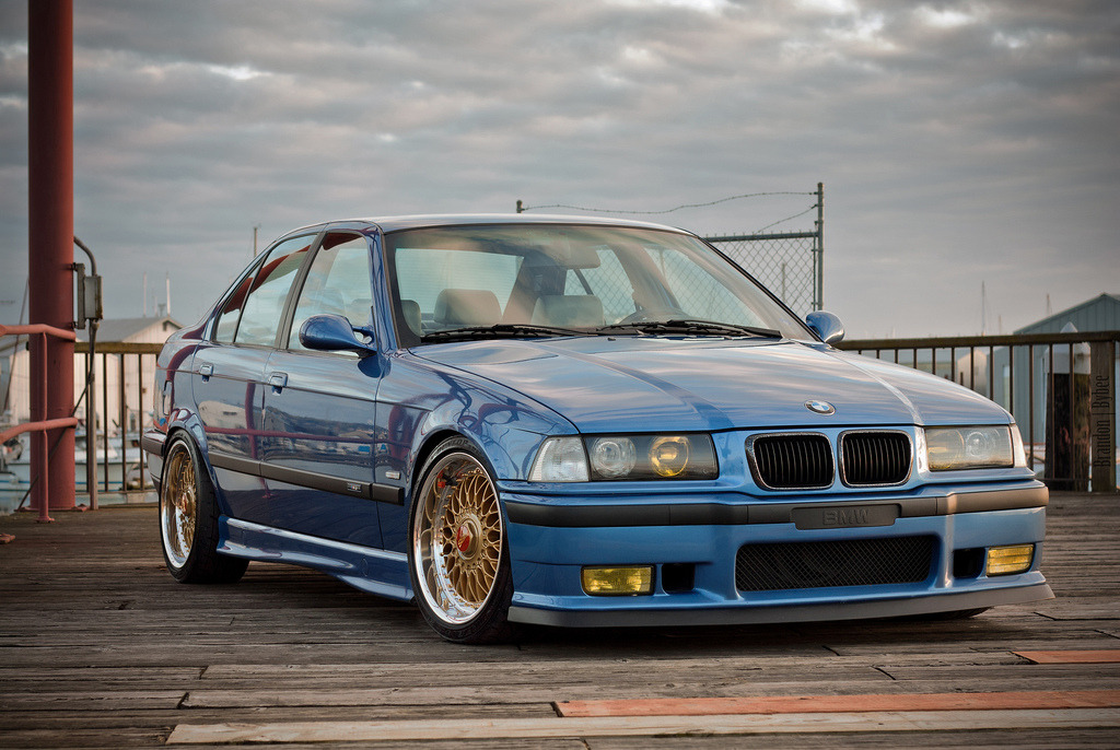 Бмв е 36. Blue BMW e36 sedan. BMW e36 EVO. BMW e36 sedan BBS. BMW e36 седан Сток.