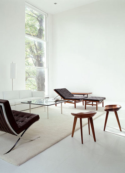 stua:<br /><br />Furniture from Mies van der Rohe and Bassam Fellows.<br />