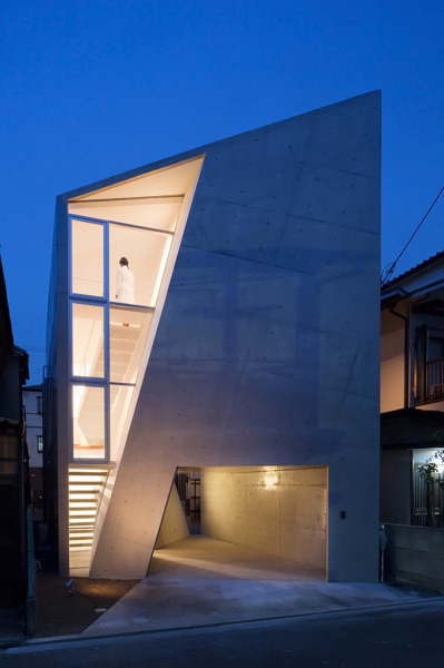 designismymuse:<br /><br />alphaville: house folded (via designboom)<br />