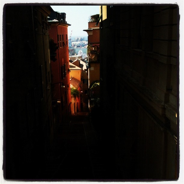 pippawilson:
“ Discesa al mare #genova (Taken with Instagram at Spianata Castelletto)
”