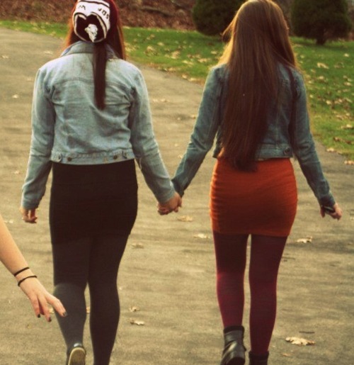 girls holding hands on Tumblr