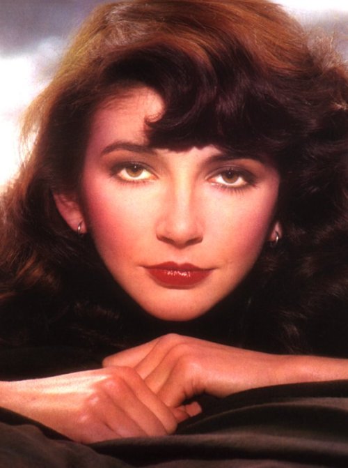 mitsouko:Just a photo of Kate Bush with her hair looking extra...