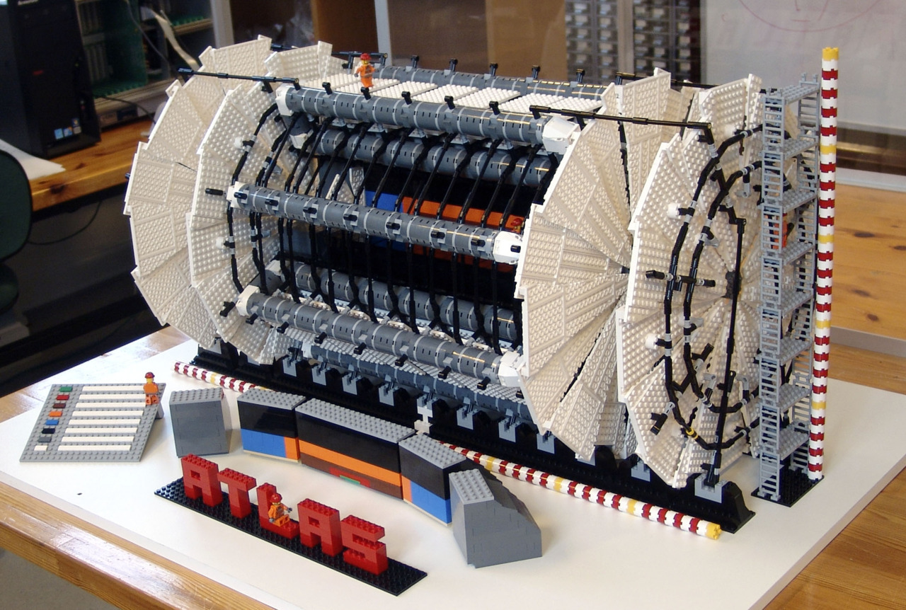freshphotons:
“ Lego model of The Large Hadron Collider, Via Reddit.
”