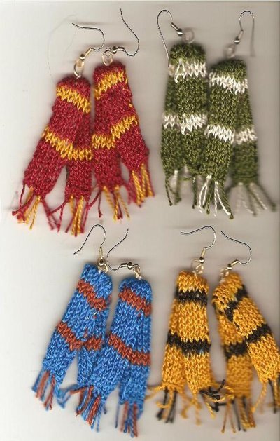 True Blue Me & You: DIYs for Creatives • DIY Hogwarts Knit ...