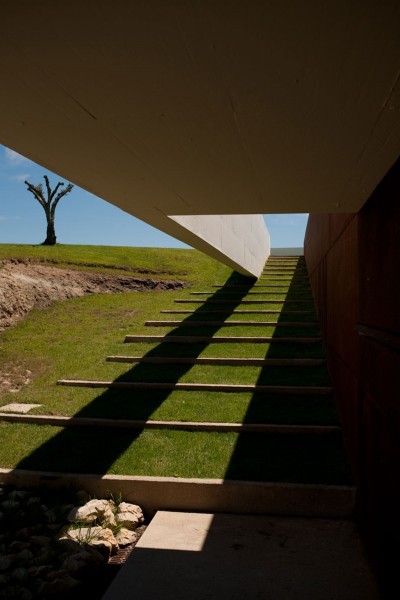 edd13010:<br /><br />House in Alcobaça by Topos Atelier de Arquitectura<br />