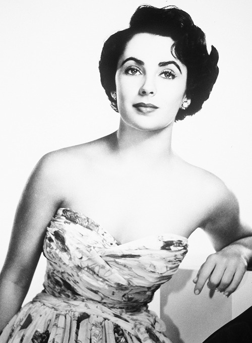 avagardner:Elizabeth Taylor, 1948.