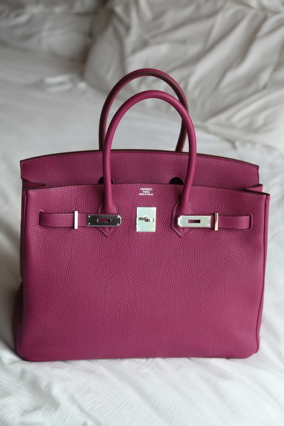 Wonderful Hermes bag in pink! Love it!
