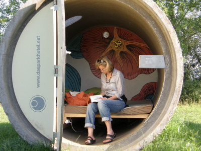 Spend the night in a concrete sewer pipe @ the Daspark Hotel in Austria 