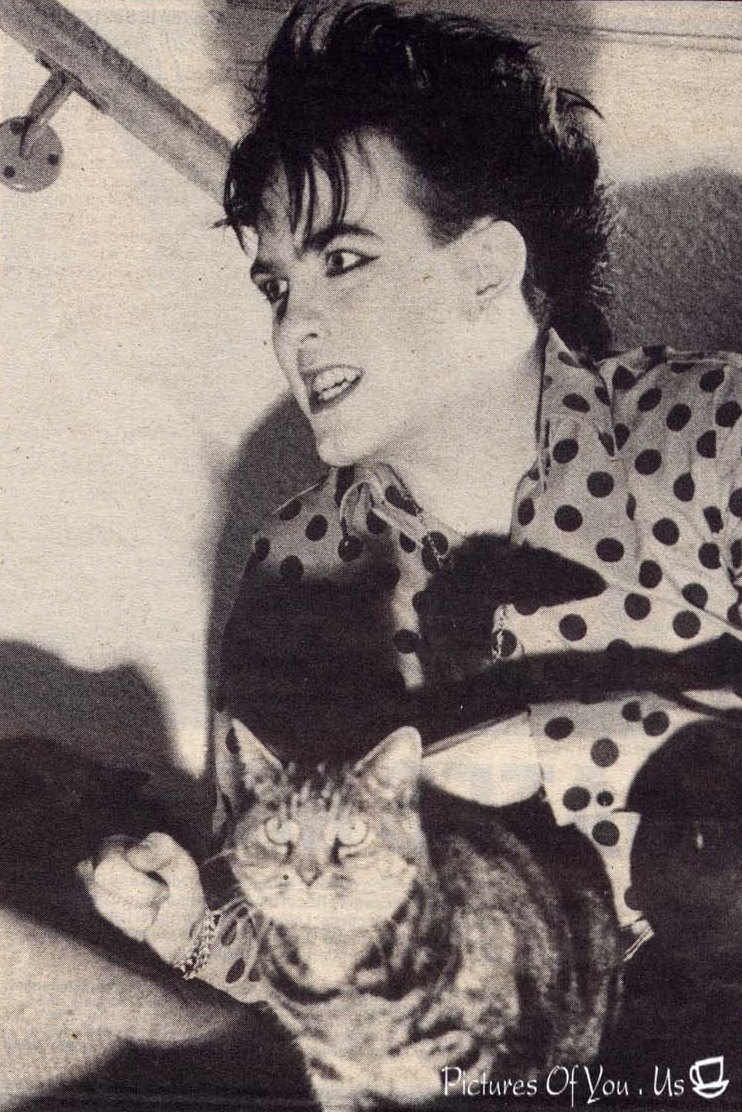 Cats With Famous People Fuckyeah1980s Robert Smith With A Kitten