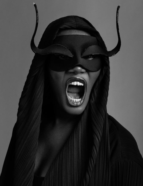 fistfulofpower:Grace Jones. 